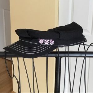 Hat with pink skull embroidery